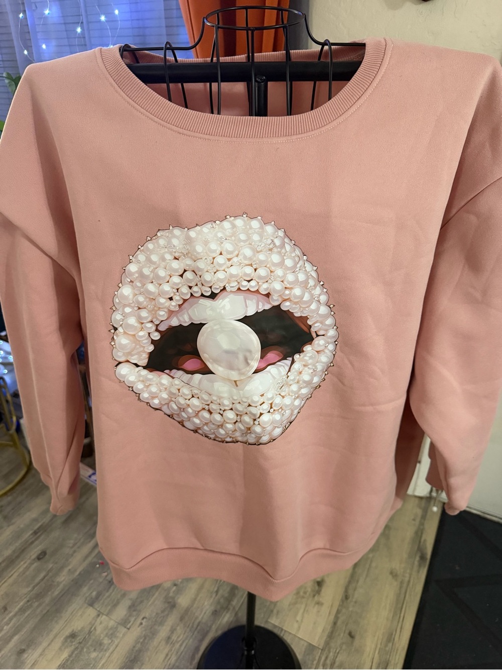 SHEIN Pink Pearl-Embellished Lip Crewneck Sweatshirt